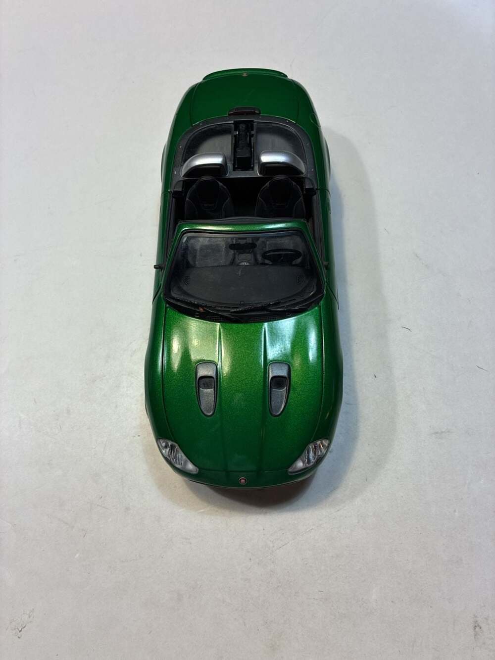 007 Die Another Day Jaguar XKR Roadster 1/18 Scale Diecast Model (Joyride/ERTL)